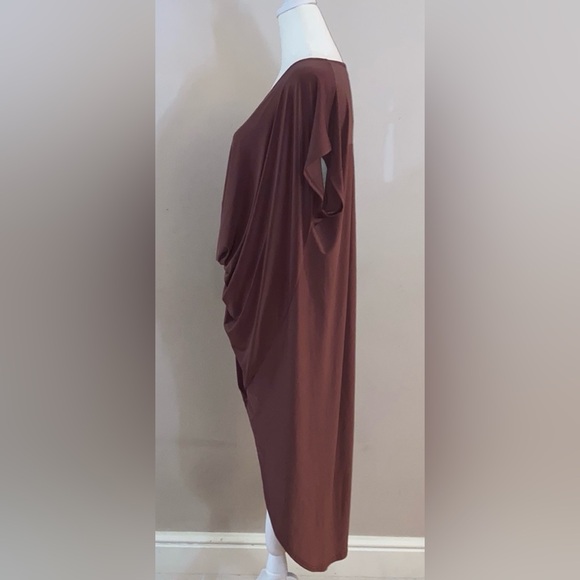 Blooms in the City Asymmetrical Tunic Tee - Picture 4 of 12